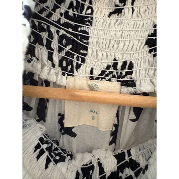 Guadalupe Inaya Black & White Pattern Midi Dress Size Small - Picture 6 of 9